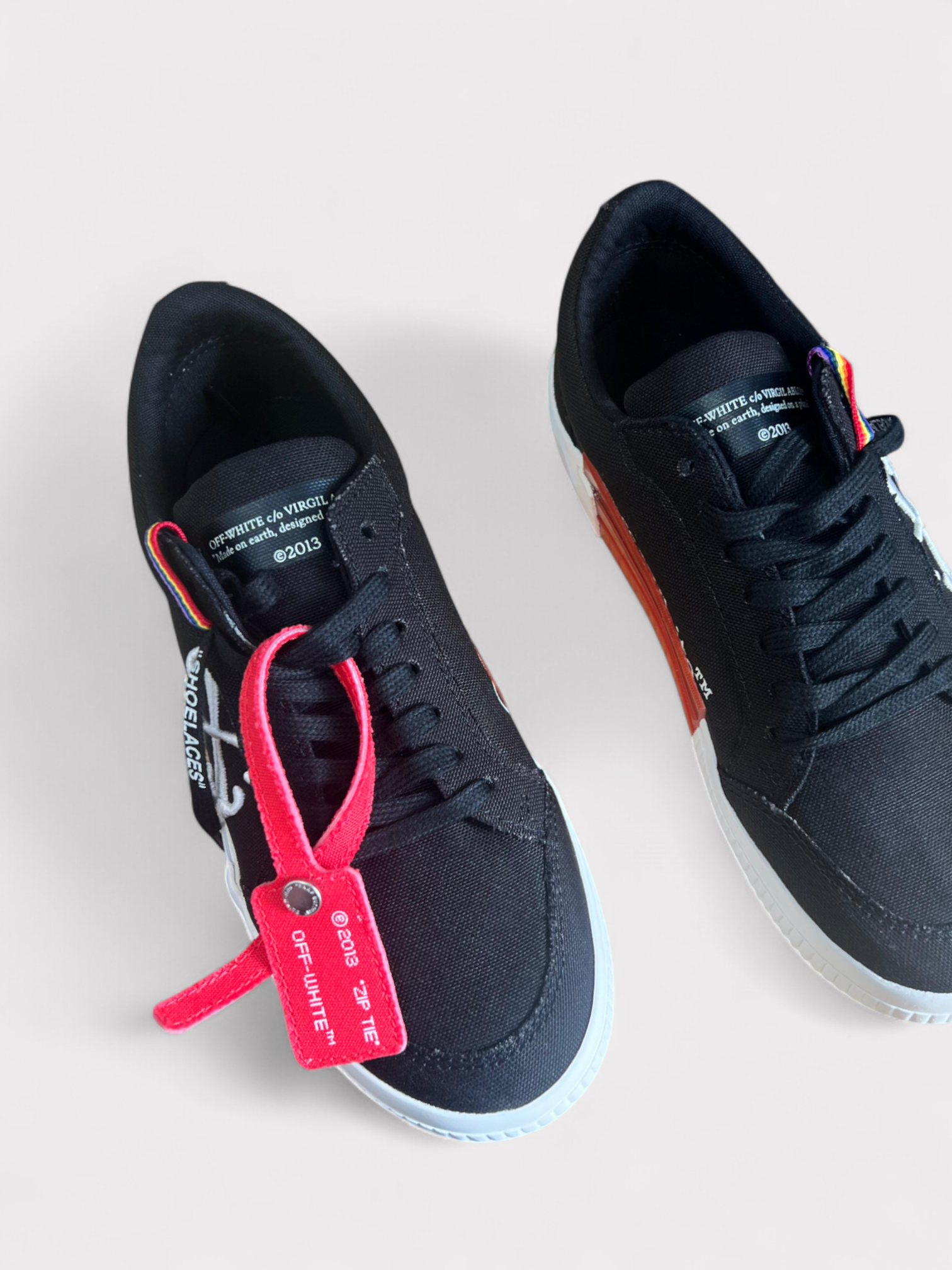 Off-White Vulcanised Lace Up Sneaker Black White Kids