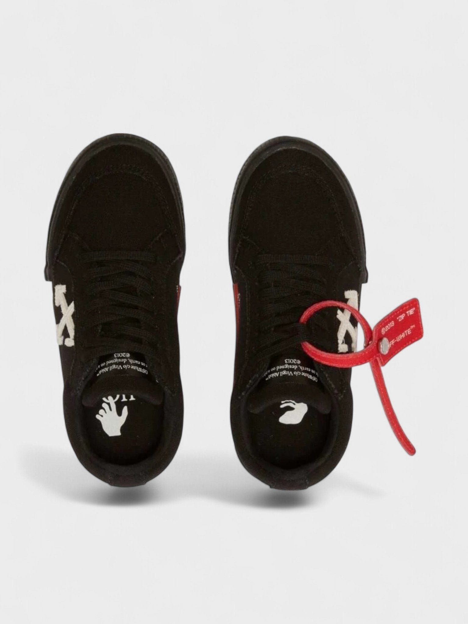 Off - White Vulcanized Arrow Low Black White (Kids) - Supplied FashionOff - White