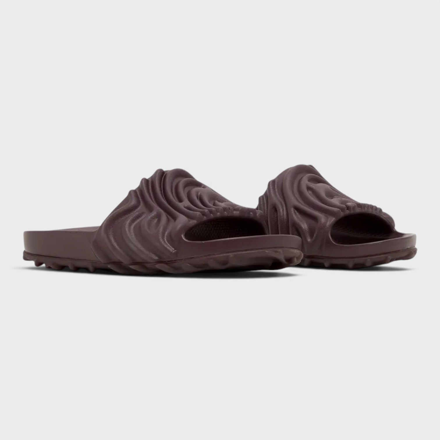 Salehe Bembury Pollex Slide Huckle Dark Purple Brown