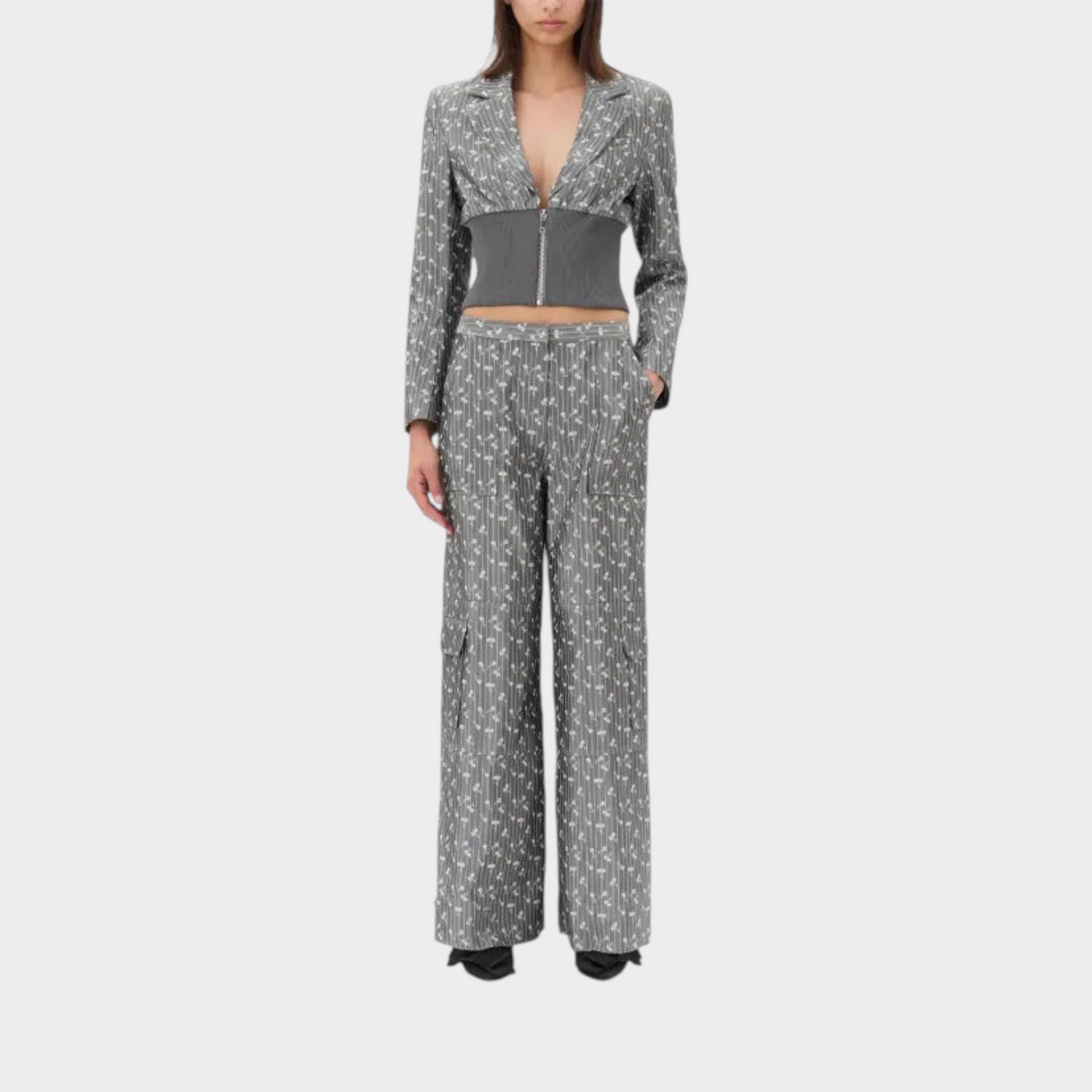 Supplied Fashion smoked pearl grey jacquard cropped blazer with structured shoulders and matching wide-leg trousers.