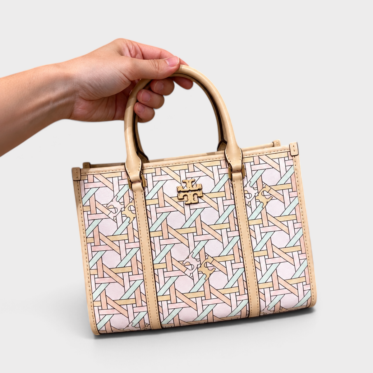 Supplied Fashion Blake small tote bag in pink basketweave fabric with beige leather trim and gold logo hardware