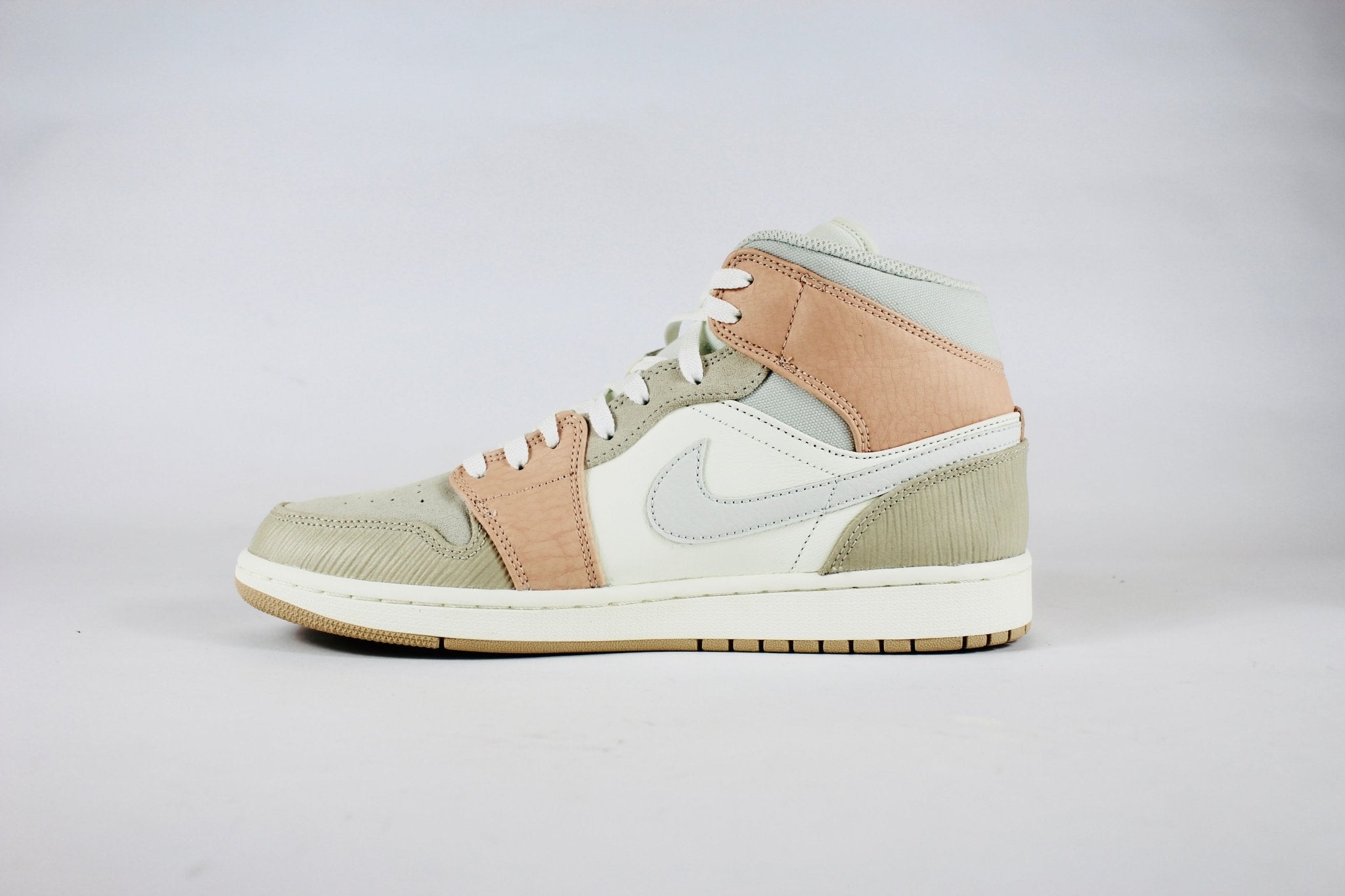 Air Jordan 1 Mid Milan UK8 - Supplied LuxuryAir Jordan