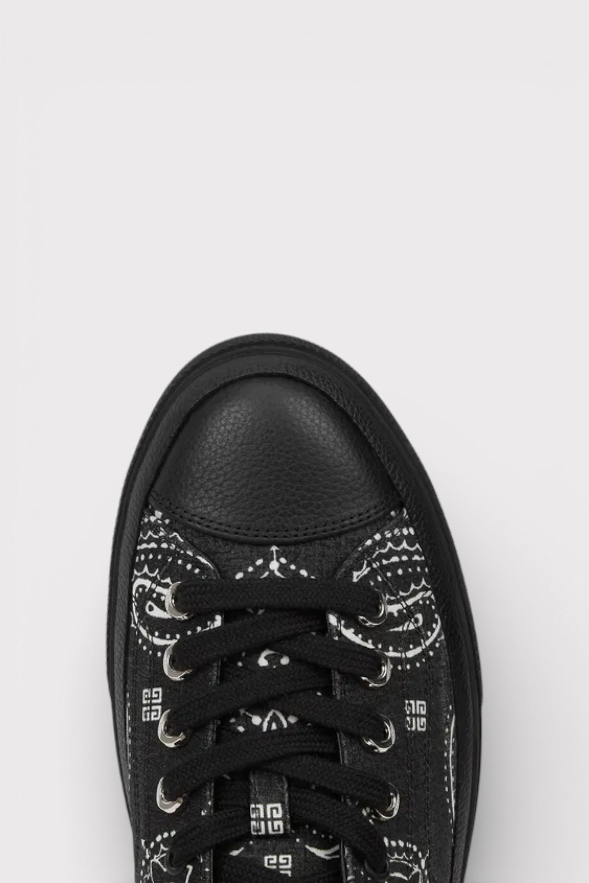Givenchy City Low-Top In 4G Bandana Black White