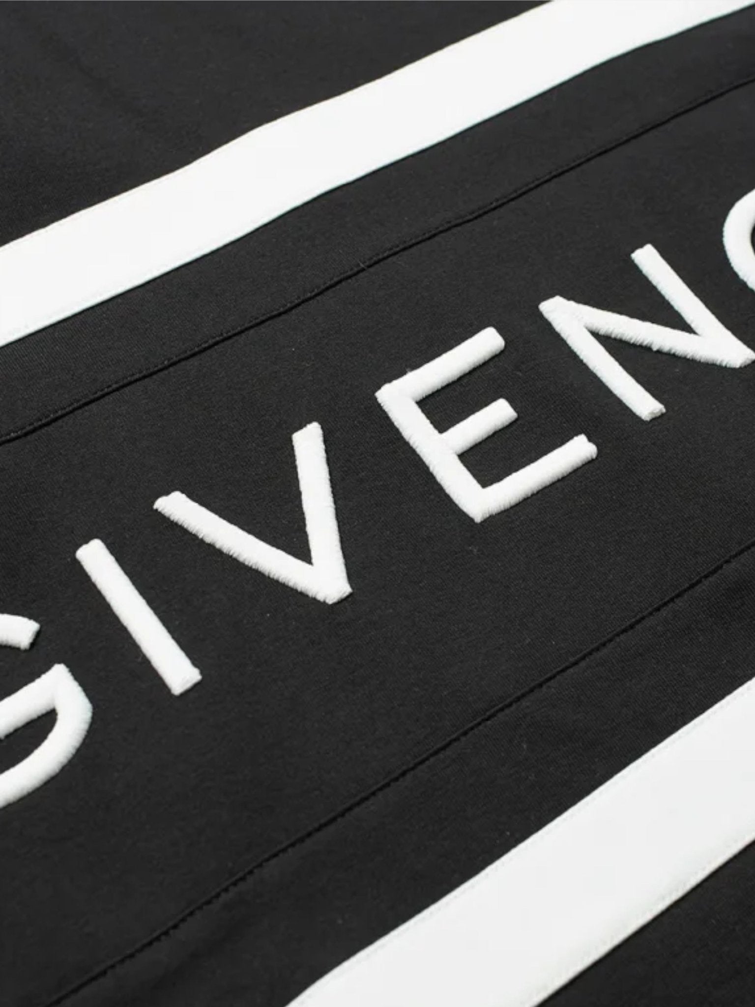 Givenchy Slim Fit Givenchy Band T-Shirt Black - Supplied FashionGivenchy