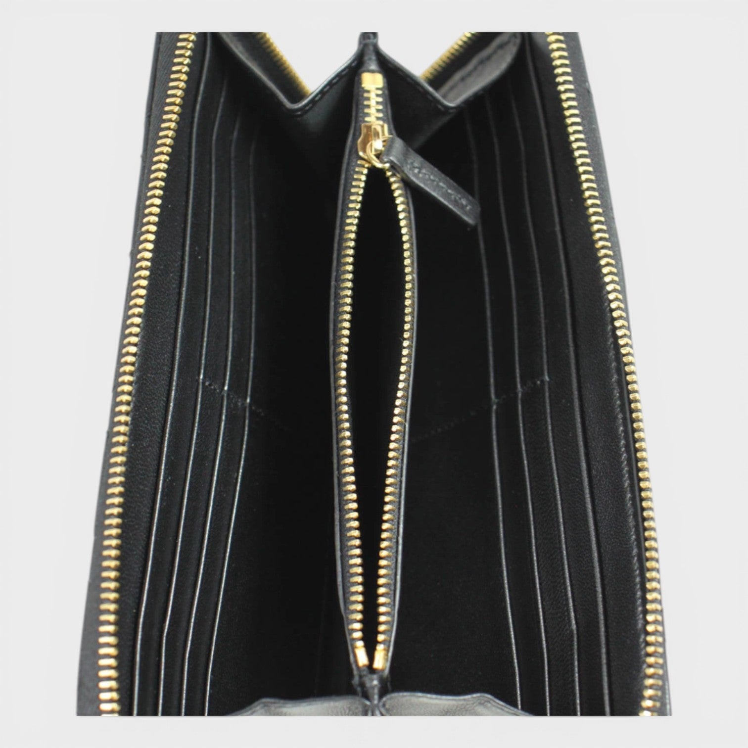 Zip Around Wallet Quilted Lamb Leather Black