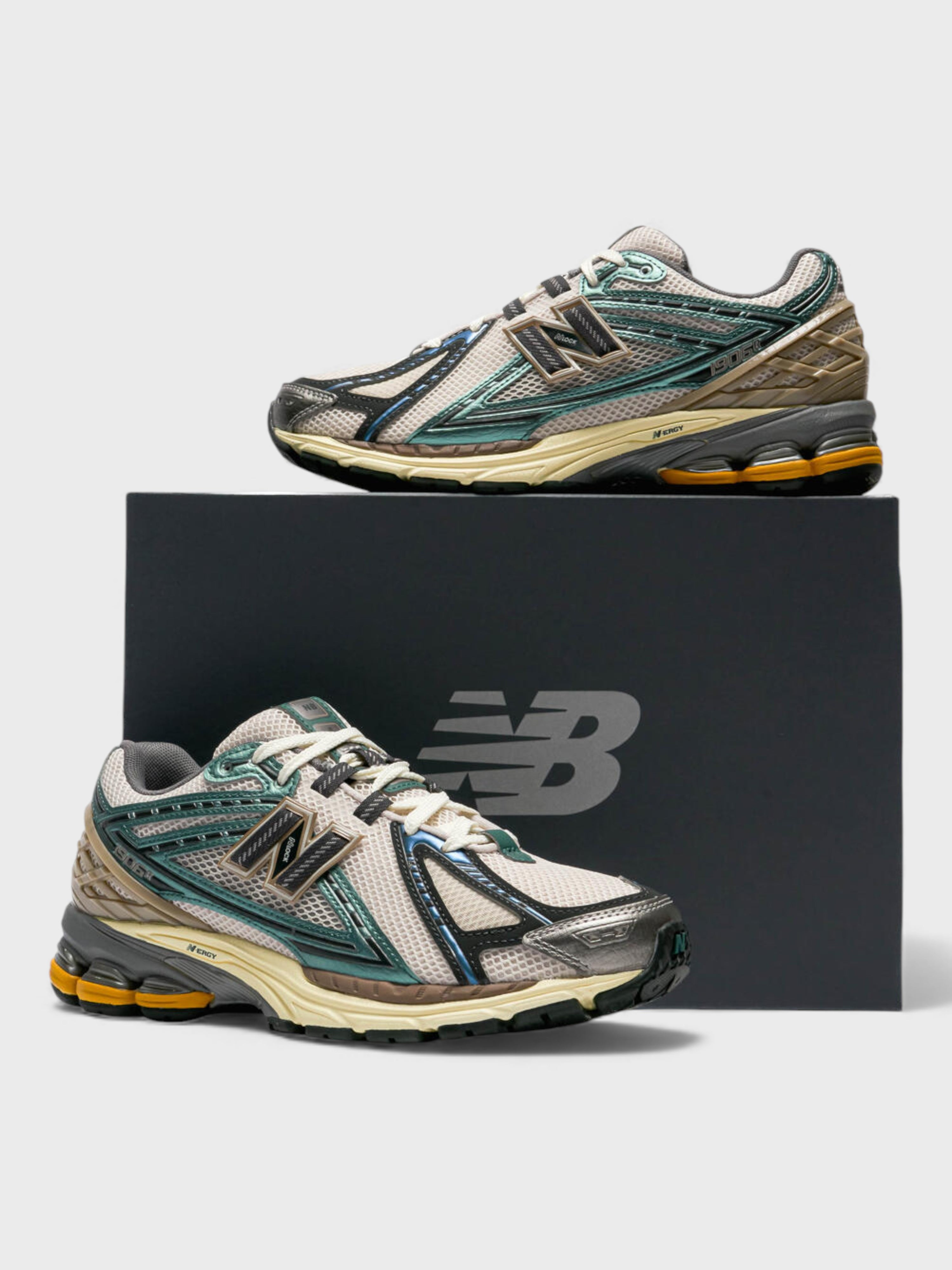 New Balance 1906R Metallic Teal