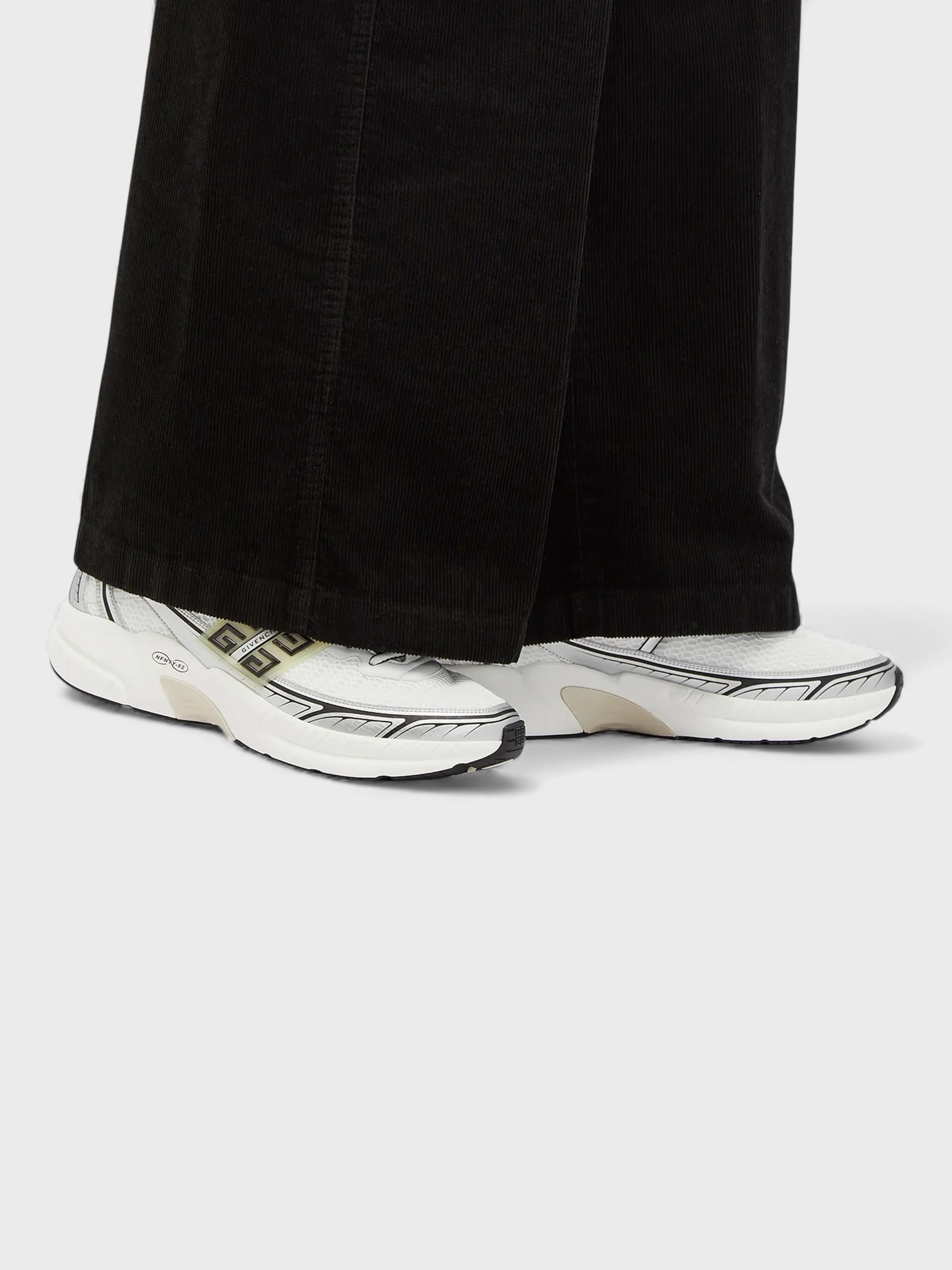 Givenchy NFNTY-52 Runners White Silver Sneakers
