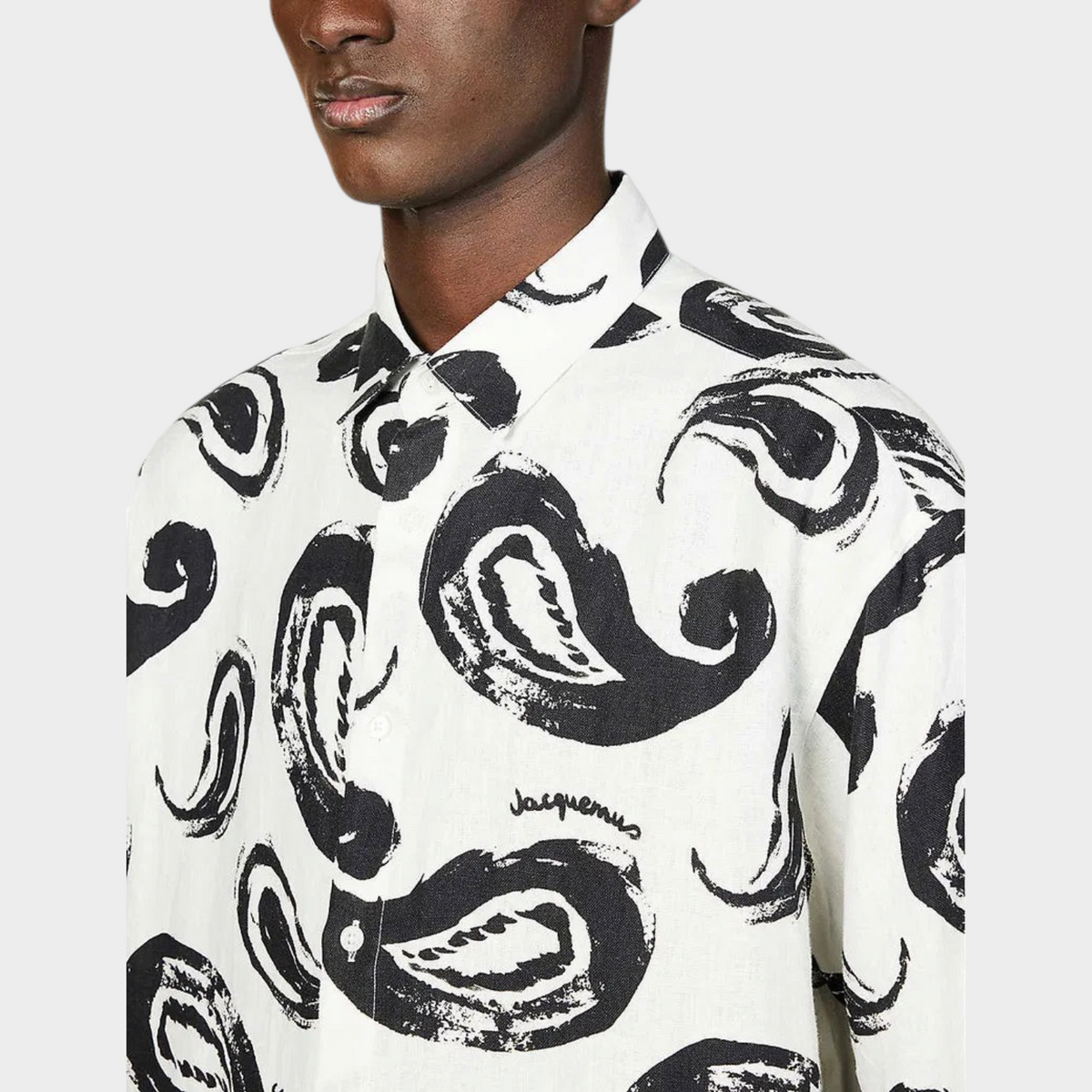 Supplied Fashion La Chemise Simon jacquard shirt in white with bold black paisley print and embroidered logo detail