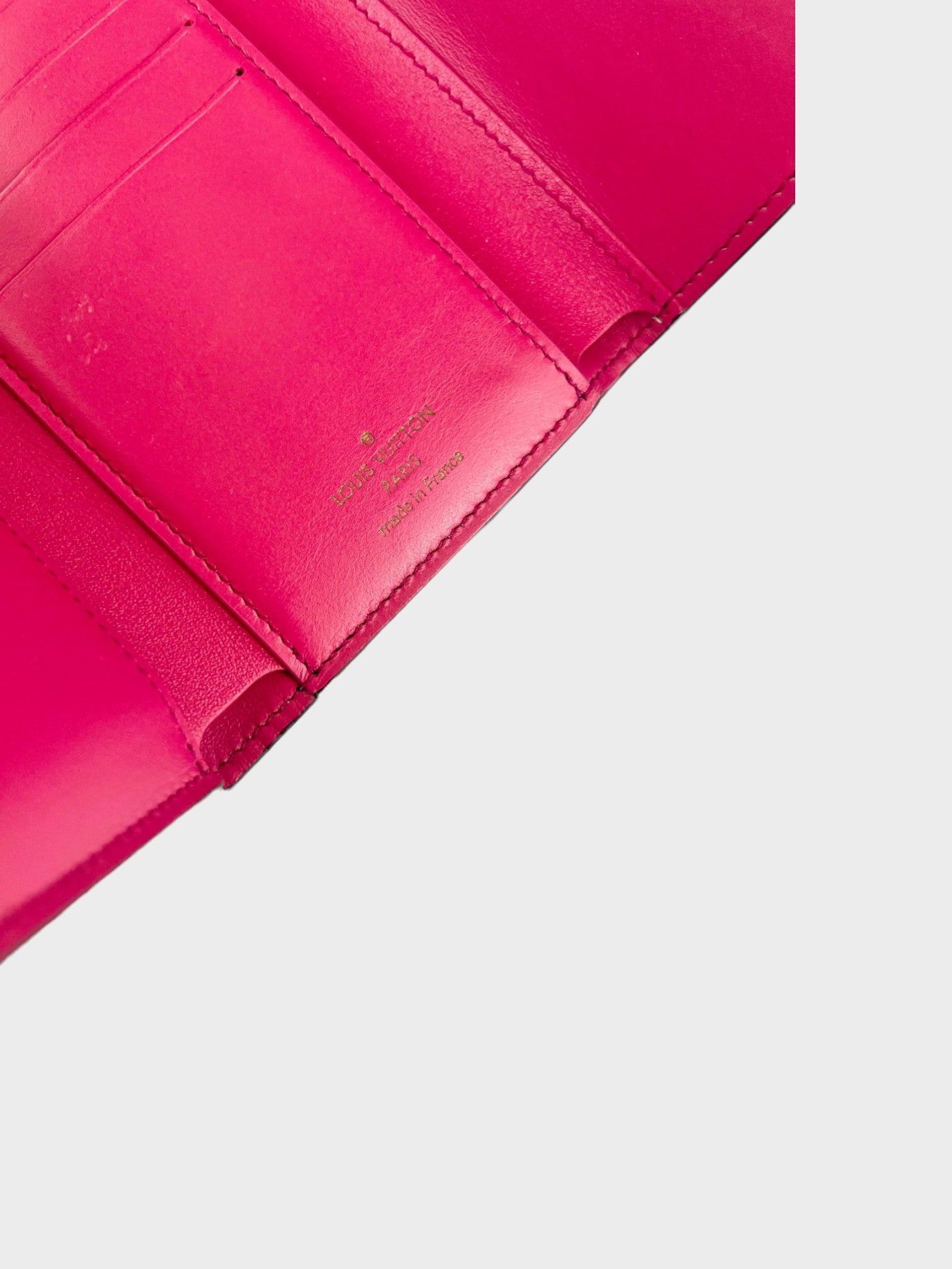 Louis Vuitton Portefeuille Capucines Noir/Hot Pink M62157 Women's Taurillon Leather Trifold Wallet - Supplied Fashion