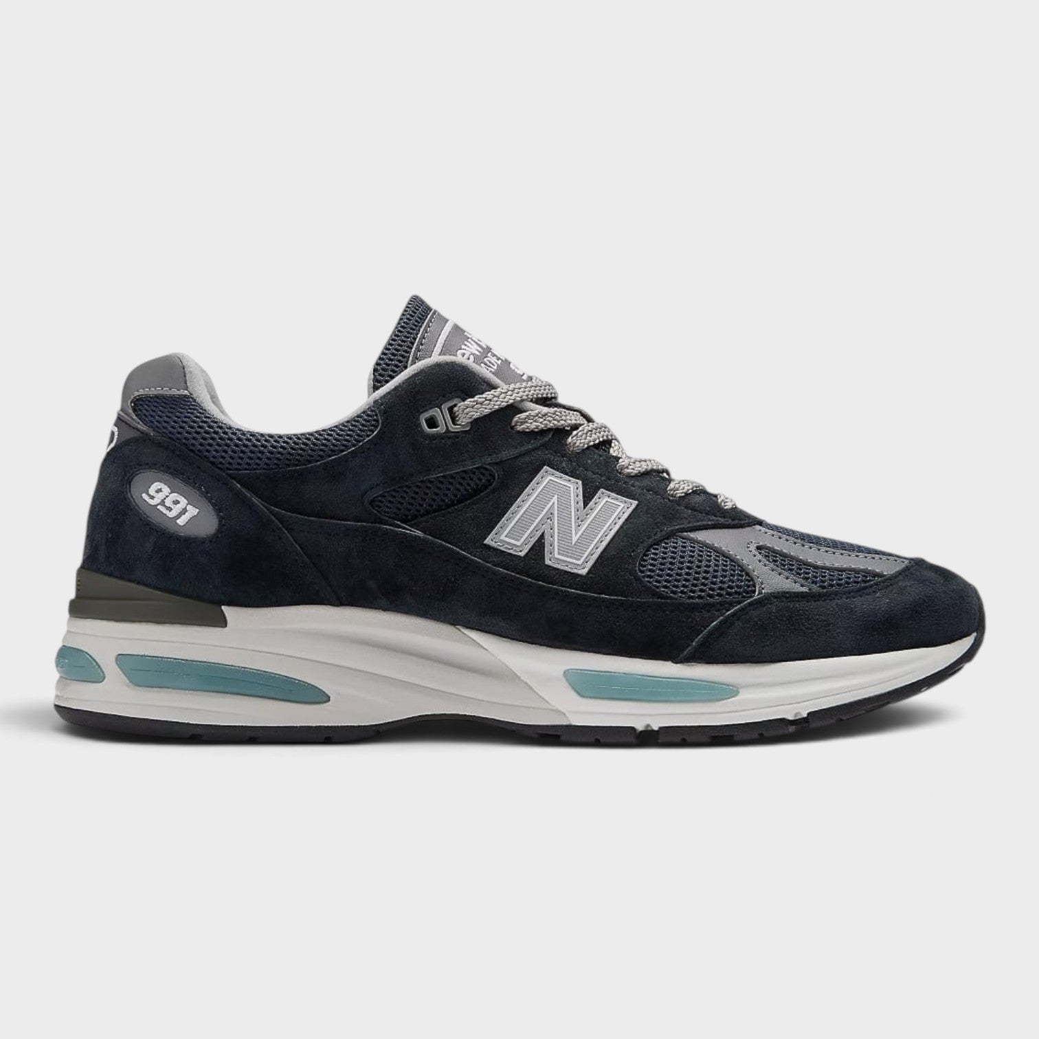 991v2 Made in England Dark Navy