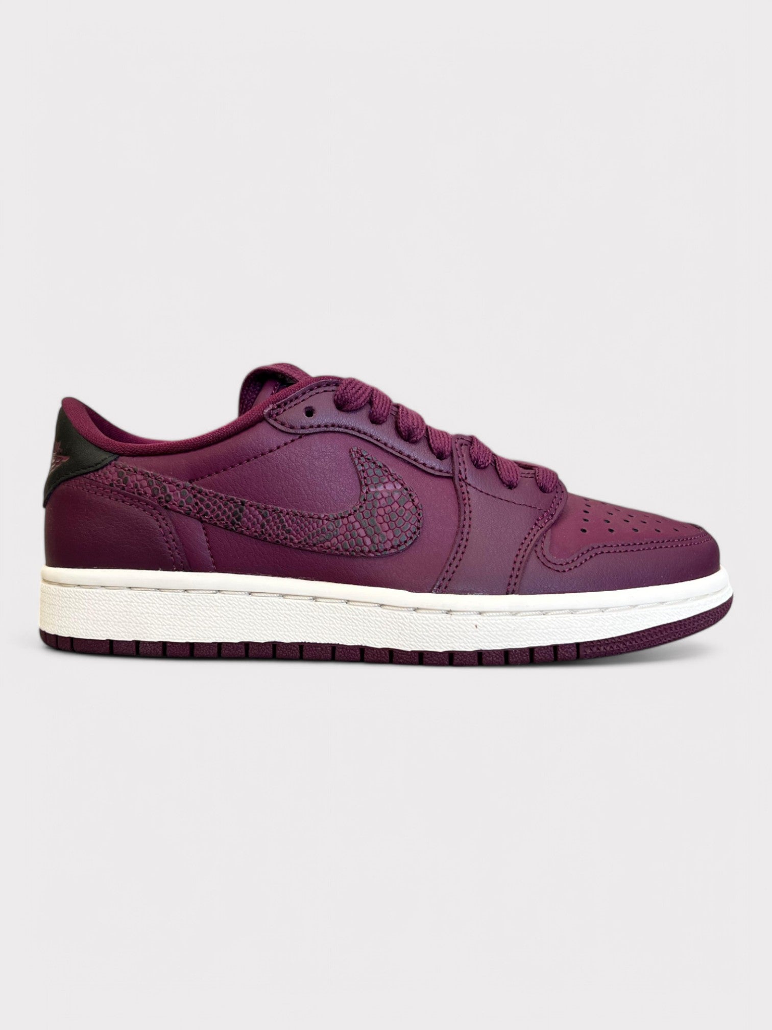 Nike Air Jordan 1 Low 'Bordeaux' Sample Wmns - Supplied FashionNike