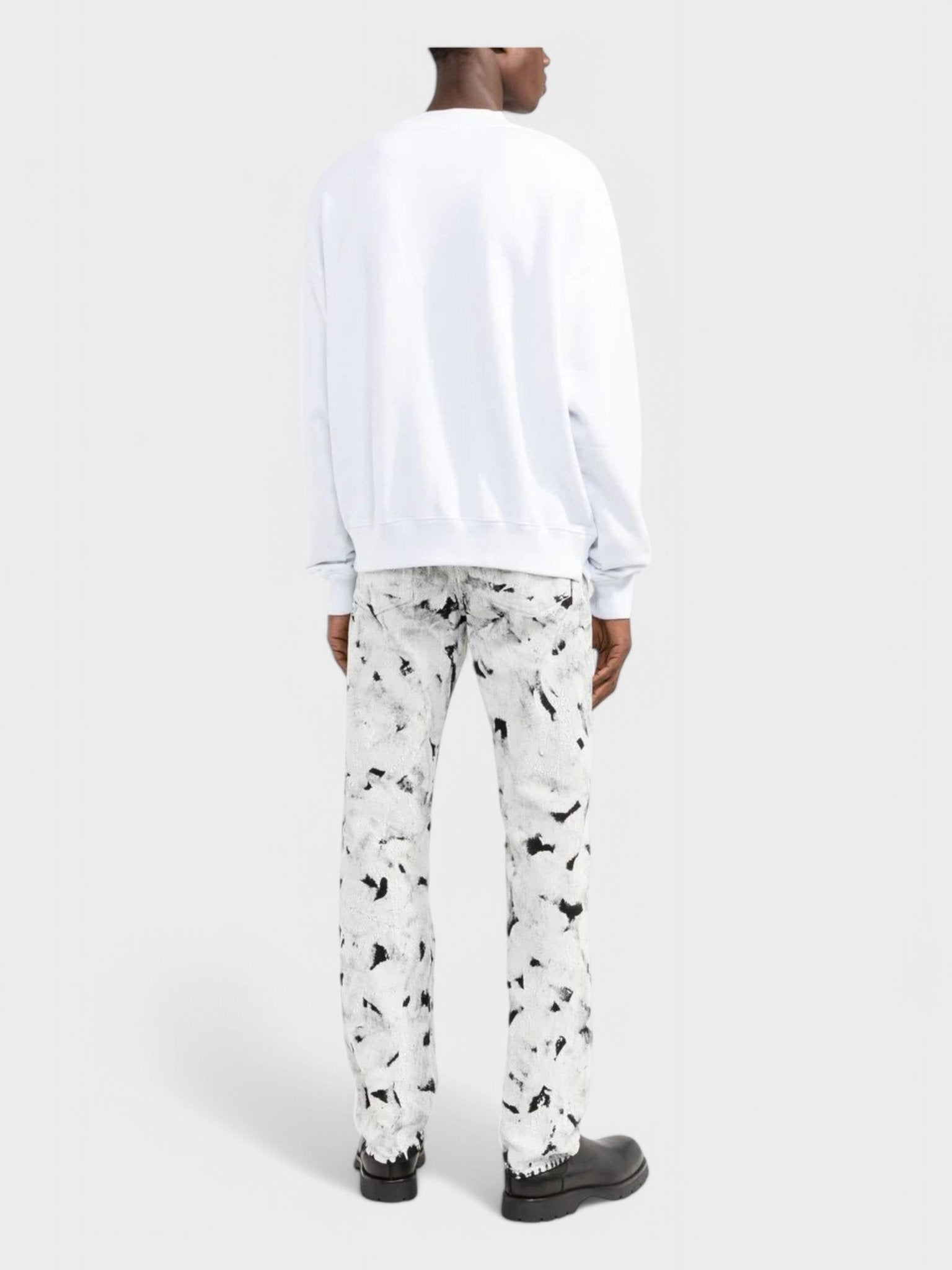 Off - White Spray Helv Skate Crewneck White - Supplied FashionOFF WHITE