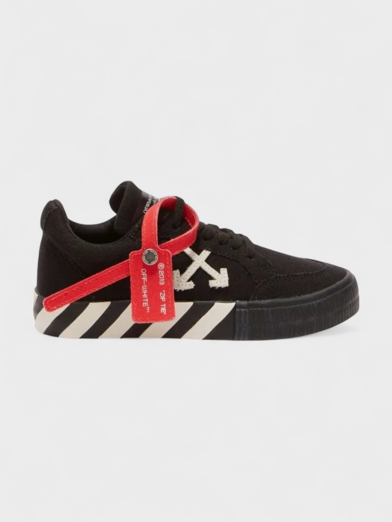 Off - White Vulcanized Arrow Low Black White (Kids) - Supplied FashionOff - White