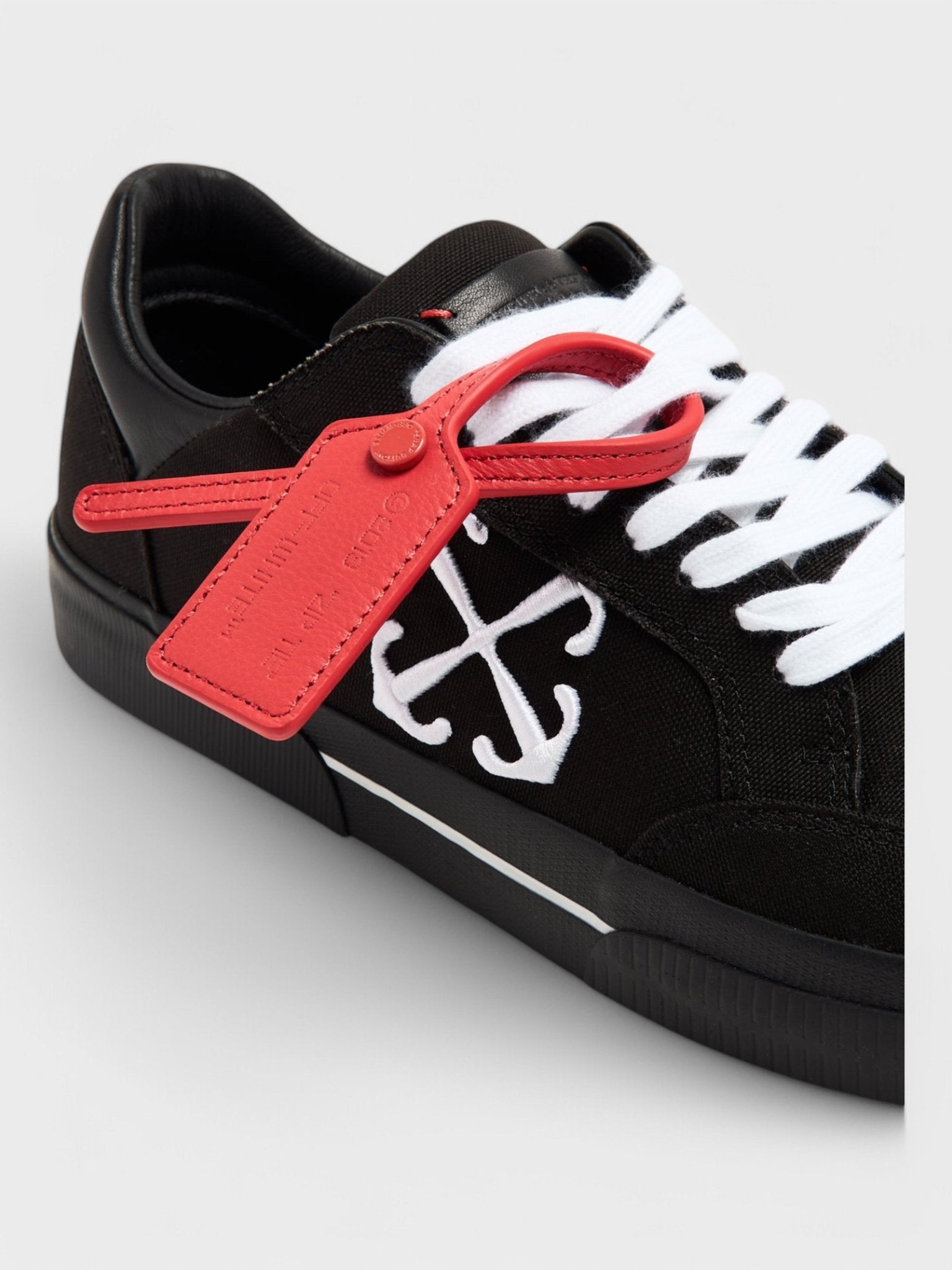 Off - White Wmns New Low Vulcanized 'Black White' - Supplied FashionOff White