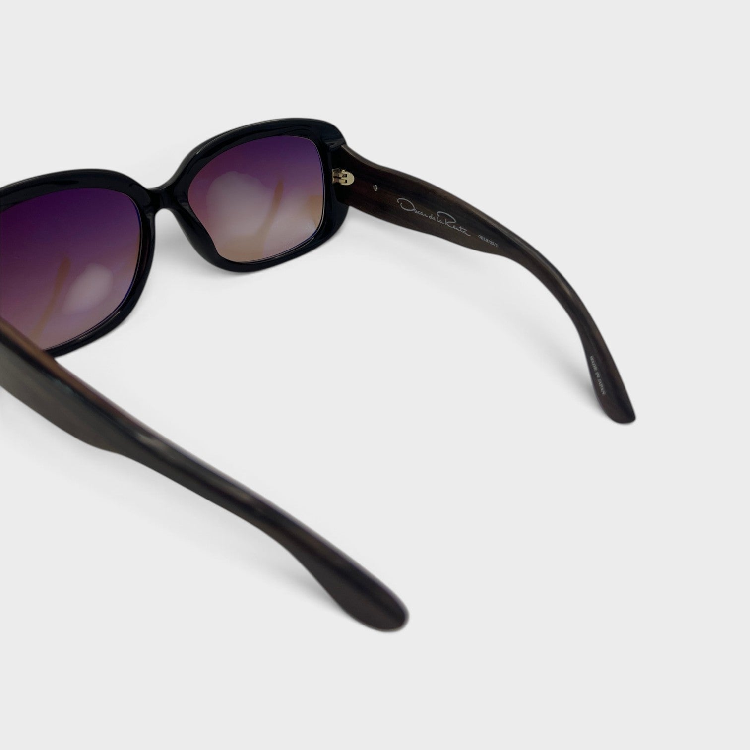 Supplied Fashion Linda Farrow oversized sunglasses in black and burgundy with gradient lenses and signature branding